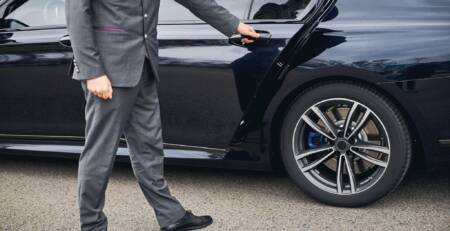 chauffeur for airport transfer