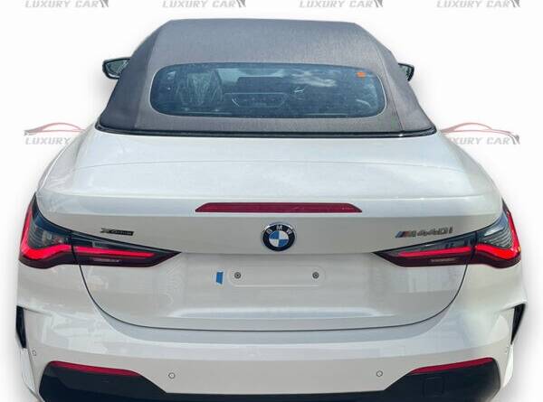Luxury wedding car rental in Melbourne